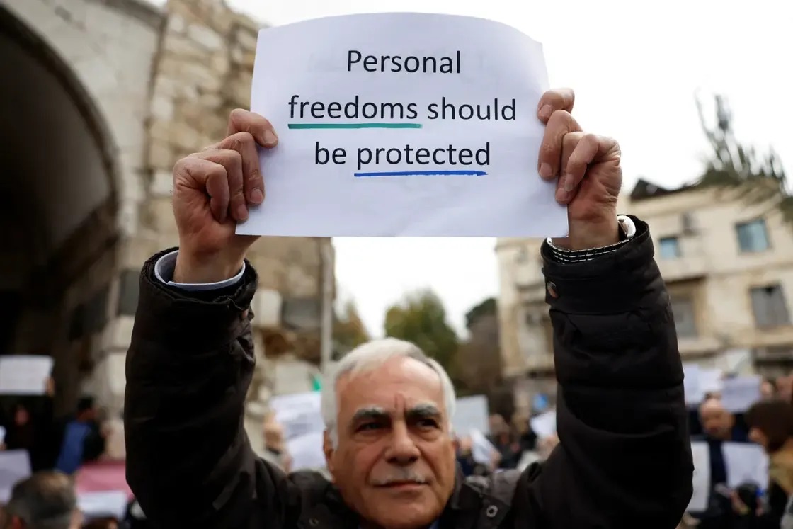 0f831251ZTp3ZWJwfGY6MjQ5OTAyNy53