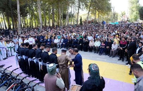 همایش بزرگ پیاده روی خانوادگی شهرستان مهاباد برگزار شد
