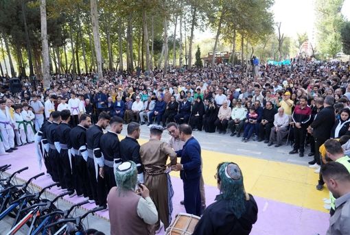همایش بزرگ پیاده روی خانوادگی شهرستان مهاباد برگزار شد