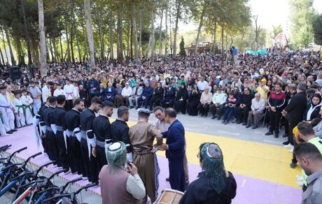 همایش بزرگ پیاده روی خانوادگی شهرستان مهاباد برگزار شد