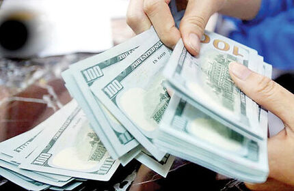 دلار رکورد شکنی کرد/ سفته‌بازان بازار ارز پاتک خوردند