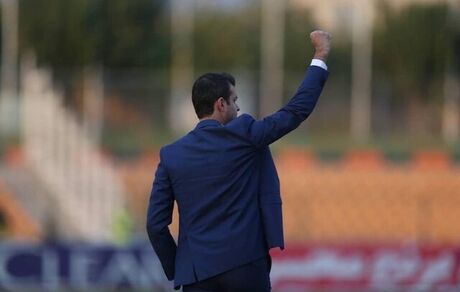 
اوضاع متناقض استراماچونی در استقلال
