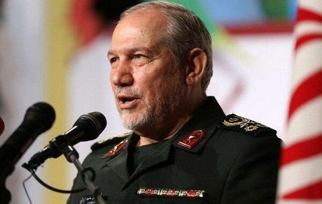 آمریکا که خود را ابر قدرت می‌داند، از ایران برداشت غلطی دارد / ملت ایران تسلیم نمی‌شود