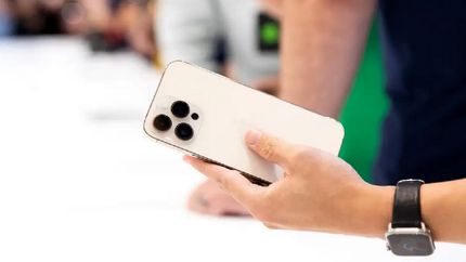 اولین باگ آیفون ۱۴ / پرچمدار اپل نیامده ایراد داد