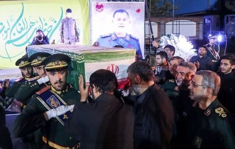 مراسم تشییع شهید نیلفروشان برگزار شد