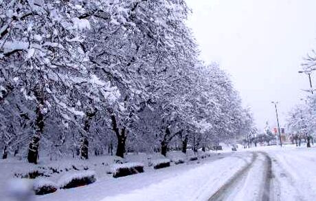 
بارش برف و باران در جاده‌های کشور 
