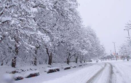 
بارش برف و باران در جاده‌های کشور 
