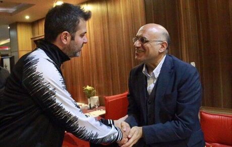 
باشگاه استقلال استعفای فتحی و هیات مدیره را تکذیب کرد
