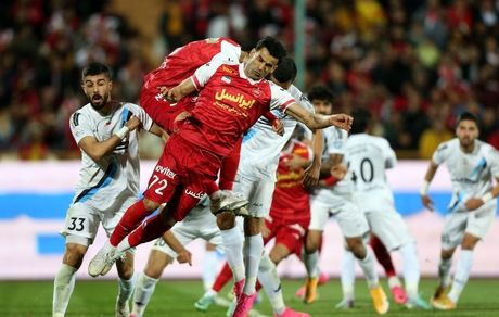 پرسپولیس، سال را با برد مقابل پیکان به پایان رساند