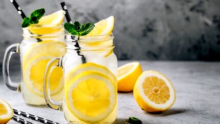 خواص شگفت انگیز نوشیدن آب و لیمو
