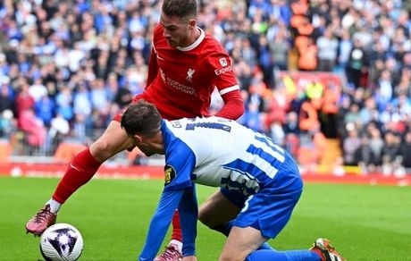 لیورپول دوباره صدرنشین شد / نبرد بزرگ قهرمانی برنده نداشت