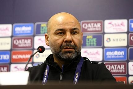 سهراب از سرمربی گری استقلال استعفا کرد