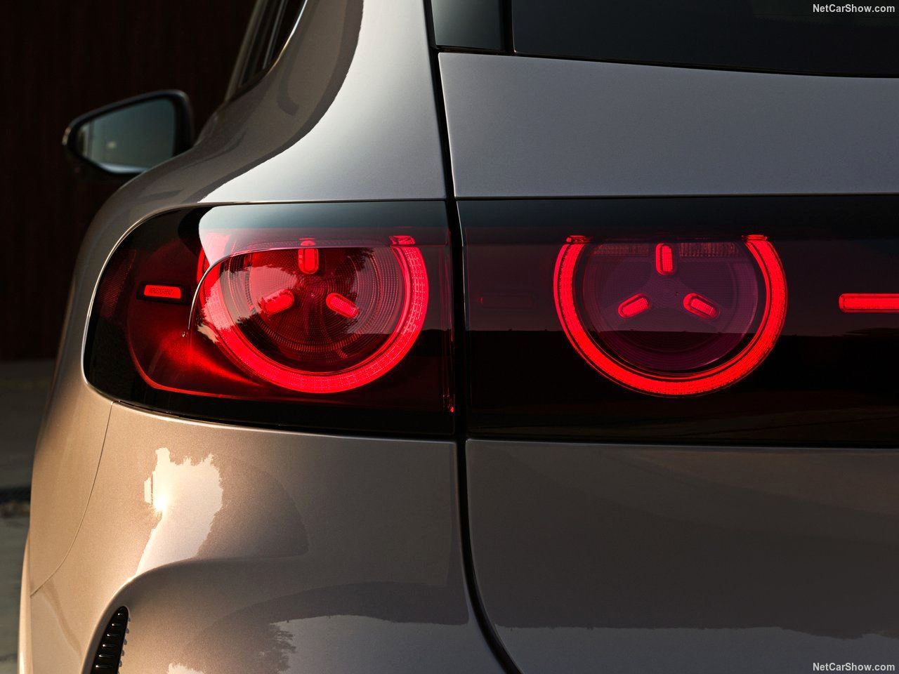 مرسدس بنز GLC EV