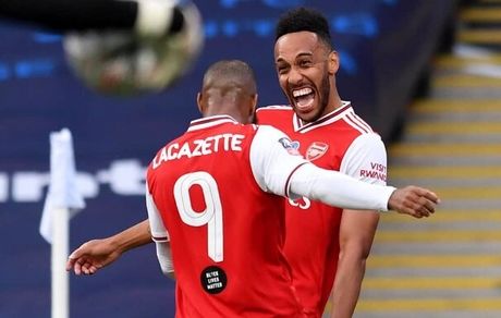 صعود آرسنال به فینال جام حذفی انگلیس
