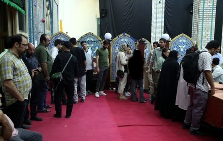 حضور پرشمار رای‌دهندگان در مسجد جامع خرمشهر موزه ملی انقلاب اسلامی و دفاع مقدس