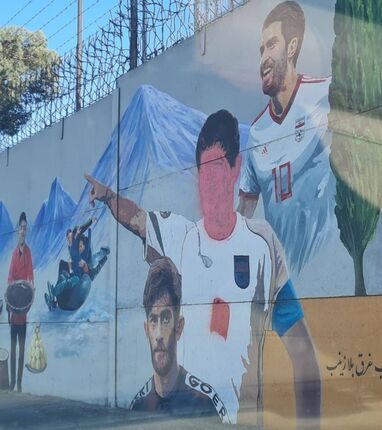 عکس علی دایی را در تهران مخدوش کردند