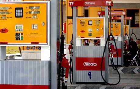 الزامی شد: دستکش یک‌بارمصرف در پمپ‌بنزین‌ها یا سوخت‌گیری توسط اپراتور