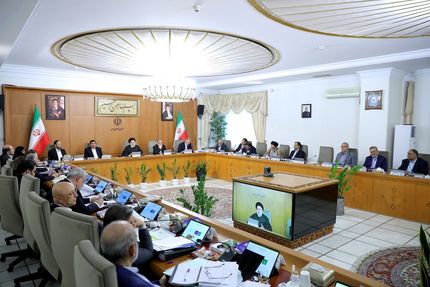 رئیسی: امروز در غرب شاهد تقابل آشکار جریان شرافت در مقابل شرارت هستیم