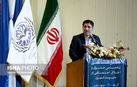 اگر مردم در بورس بر اثر تحلیل‌های اشتباه ضرر کرده‌اند، حاکمیت نباید پاسخگو باشد