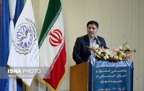 اگر مردم در بورس بر اثر تحلیل‌های اشتباه ضرر کرده‌اند، حاکمیت نباید پاسخگو باشد