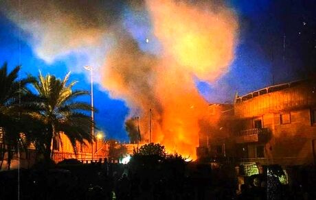 سفارت سوئد در بغداد آتش زده شد / عراق محکوم کرد ، سوئد واکنش نشان داد