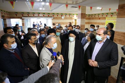 رئیس جمهور از بیمارستان نیمه‌کاره انصار الغدیر بومهن بازدید کرد