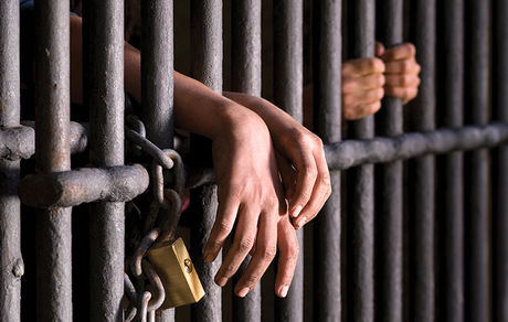 درخواست کمک مردی که به‌خاطر دیه قتل همسرش در زندان است