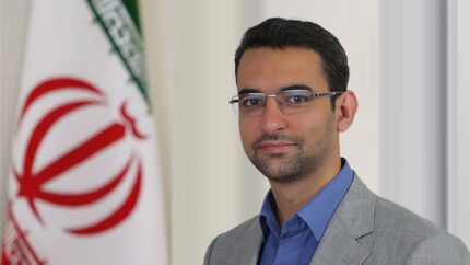 
وزیر ارتباطات: قرار دادن ماهواره در مدار تا ۱۴۰۰/ تلاش برای اعزام فضانورد ایرانی
