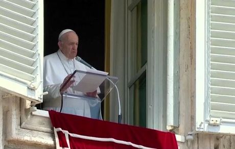 پاپ فرانسیس بستری شد