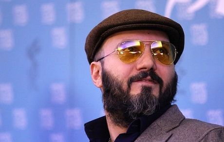 کامبیز دیرباز: به تنهایی از پس دوستان استقلالی‌ام برمی‌آیم!
