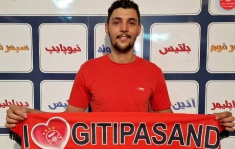 والیبالیست مهابادی در اصفهان ماندنی شد