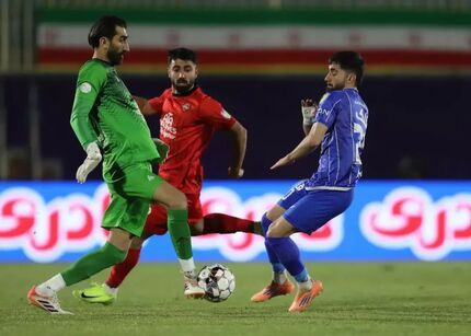 نبرد سرد استقلال و تراکتور گلی نداشت