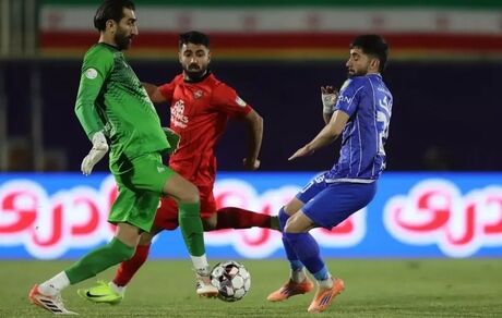 نبرد سرد استقلال و تراکتور گلی نداشت