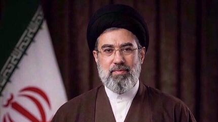 رهبر انقلاب اسلامی: فریضهٔ نماز، تنها یک تکلیف فردی نیست / اقامه نماز اولین نشانه حکومت صالحان است