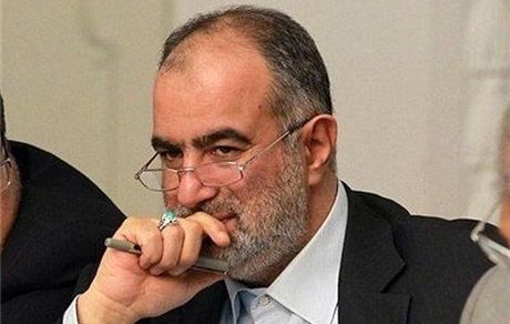 توئیت آشنا درباره قدم زدن و گفت‌وگوی روحانی و پوتین