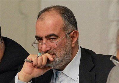 توئیت آشنا درباره قدم زدن و گفت‌وگوی روحانی و پوتین