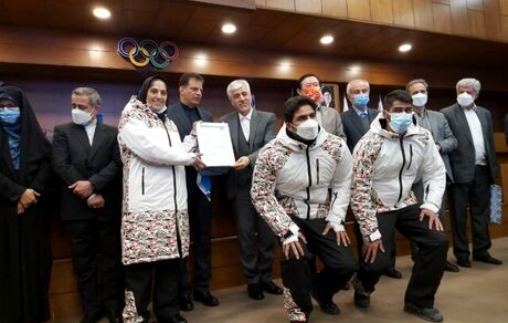 رونمایی از لباس ایران در المپیک زمستانی ۲۰۲۲ / عاطفه احمدی و ستار صید پرچمدار شدند