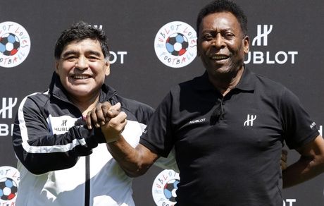 مارادونا: پله بهترین نیست؛ حتی در قلب برزیل هم او را شکست می‌دهم