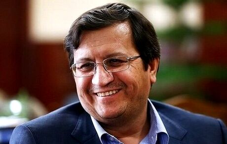 همتی: بازار ارز و پول سیگنال‌های مثبتی از بهبود وضعیت اقتصادی می‌دهند