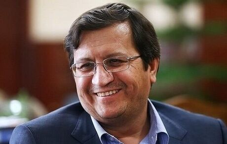 همتی: بازار ارز و پول سیگنال‌های مثبتی از بهبود وضعیت اقتصادی می‌دهند