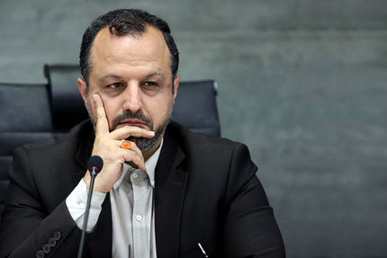 وزیر اقتصاد: حقوق کارمندان، بازنشستگان و یارانه نقدی امروز واریز می‌شود