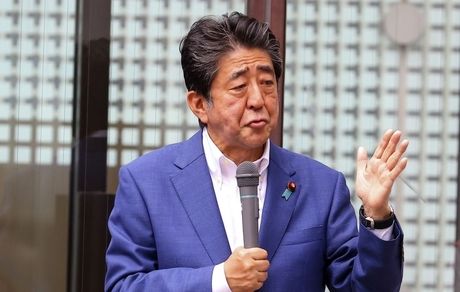 نخست وزیر پیشین ژاپن ترور شد
