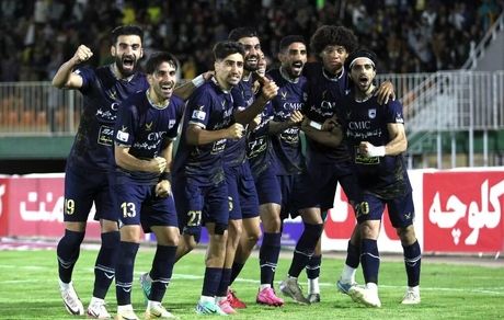 چادرملو و شروع شیرین فصل جدید لیگ برتر فوتبال با شکست فولاد