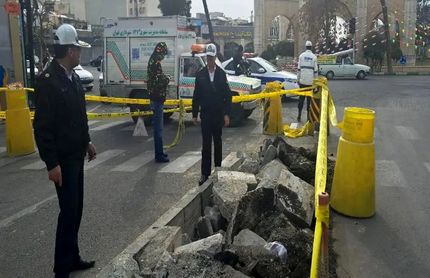 فرونشست زمین در خیابان کارگر جنوبی