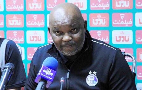 سرمربی استقلال: از اشتباهات فردی ضربه خوردیم