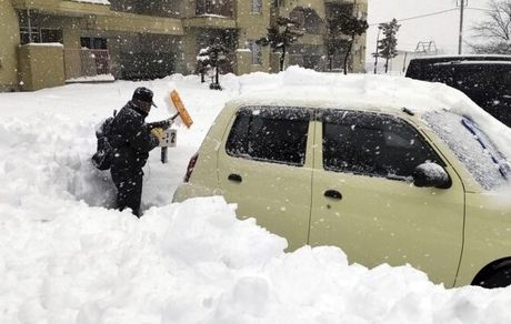 صدها کشته و زخمی در برف بی‌سابقه ژاپن