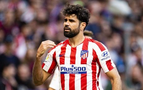 
مهاجم مشهور کلاه بردار از آب درآمد
