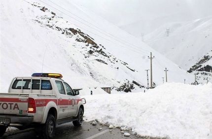 ریزش بهمن در جاده چالوس
