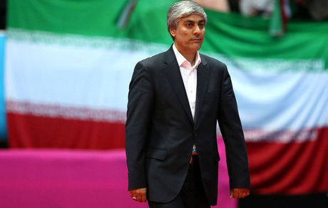 اظهارات موافقان و مخالفان و دفاع کیومرث هاشمی وزیر پیشنهاد ورزش و جوانان