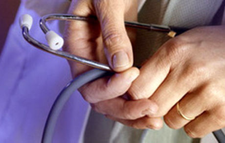گلایه پزشکان خانواده از پرداختی‌ بیمه‌ها / لزوم احصاء قوانین «دورا پزشکی»